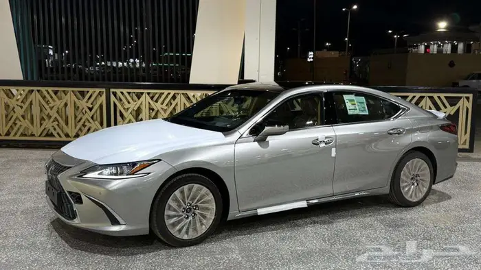 لكزس ES350 فئةCC بريمي 2025 بنظام الدفتين 50-50 0