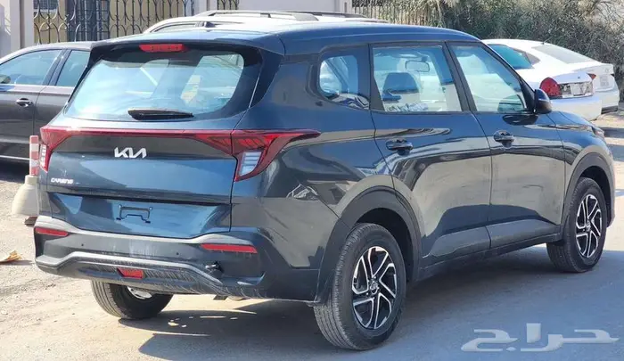 كيا كارينز ستاندر 2025 عروض و تخفيضات القيادة للسيارات 3