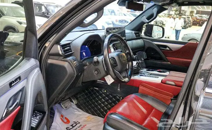 لكزس سبورت ال اكس570 مديل 2023 اسود داخلي احمر 8