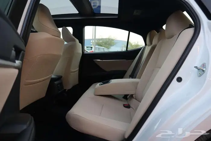 كامري LE هايبرد 6