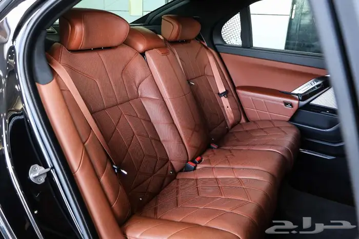 بي ام دبليو 740 موديل 2023 13