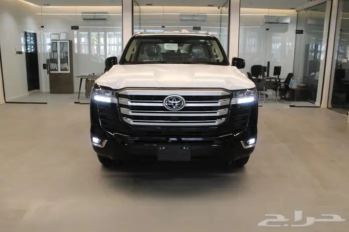 تويوتا لاندكروزر GXR L3 2025 0