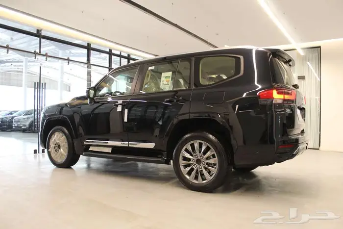 تويوتا لاندكروزر GXR L3 2025 3