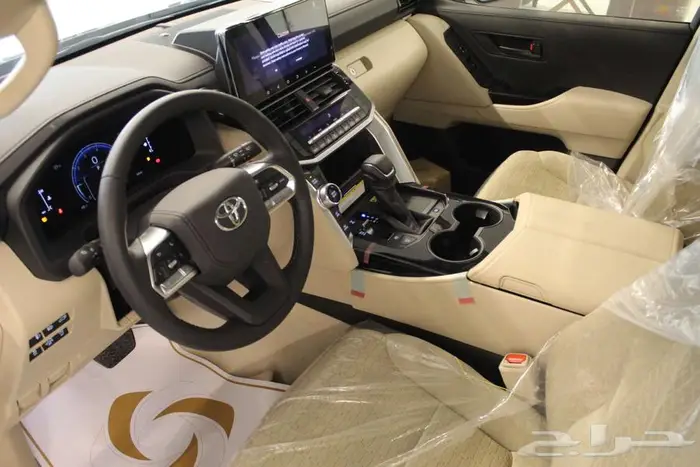 تويوتا لاندكروزر GXR L3 2025 6