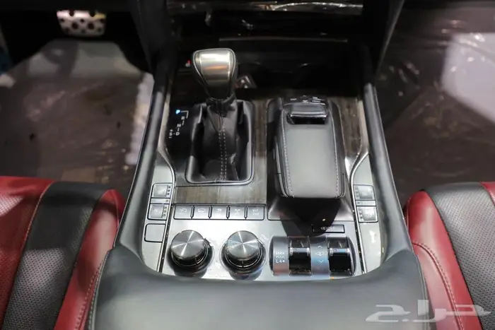 ليكزس LX 570 S فل كامل سبورت فتحة سقف جلد موديل 2018 14