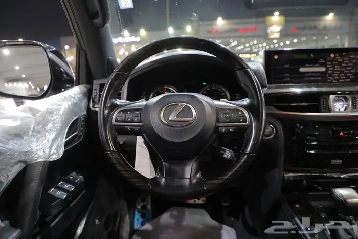 ليكزس LX 570 S فل كامل سبورت فتحة سقف جلد موديل 2018 17