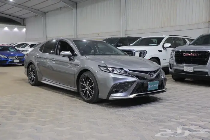 تويوتا كامري SE فل كامل فتحة سقف جلد ستة سلندر موديل 2024 0