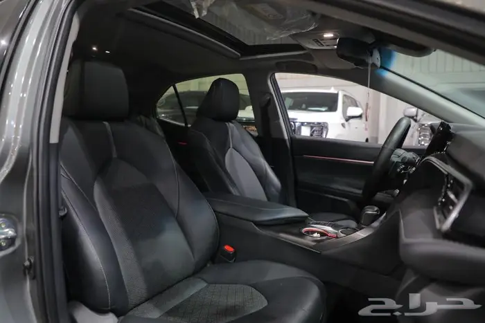 تويوتا كامري SE فل كامل فتحة سقف جلد ستة سلندر موديل 2024 14