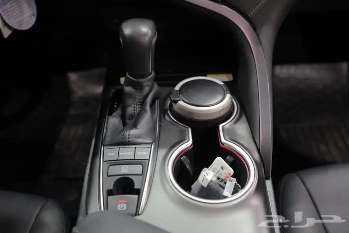 تويوتا كامري SE فل كامل فتحة سقف جلد ستة سلندر موديل 2024 15