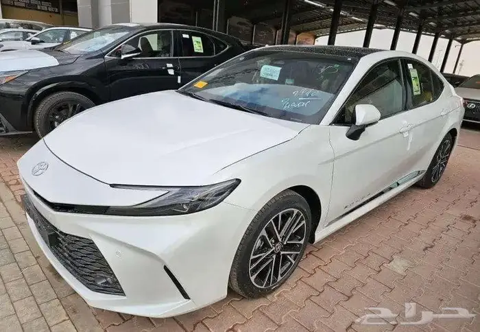 تويوتا كامري جراندي بنزين 2025 5
