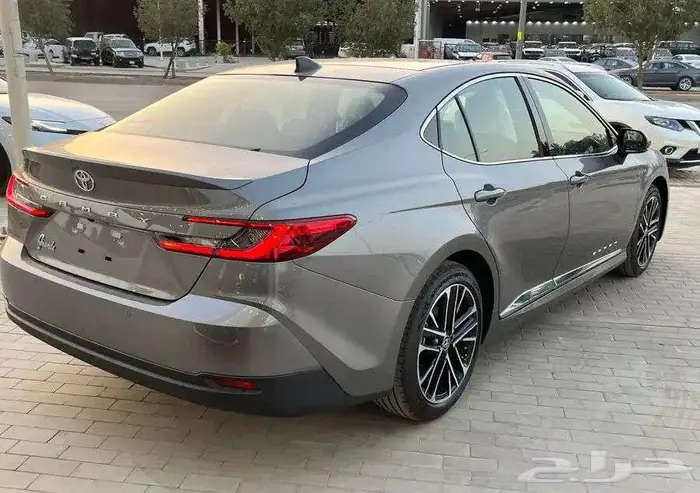 تويوتا كامري جراندي بنزين 2025 4