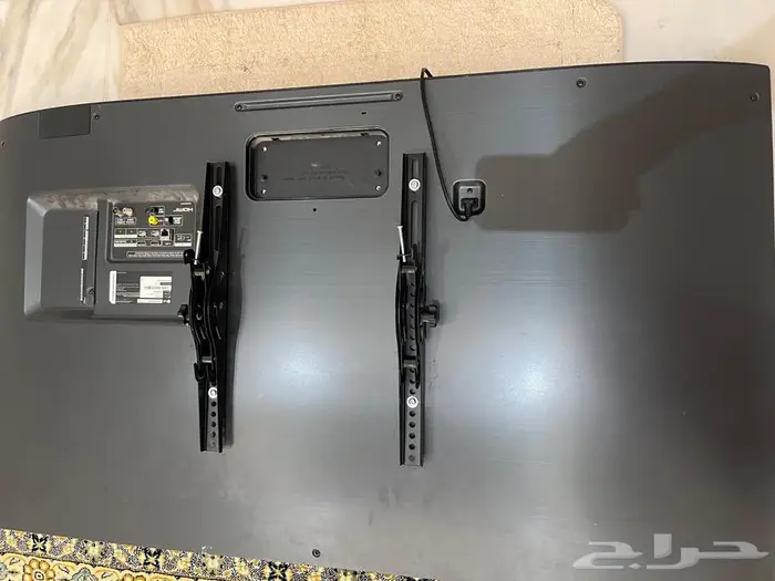 شاشة تلفزيون للبيع الشاشه مكسوره 4