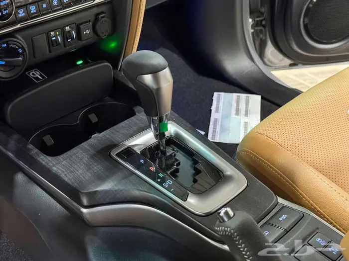 فورتشنر 6 سلندر 2025 بنزين (عليها ملاحظة خفيفة) بطاقة جمركية 21