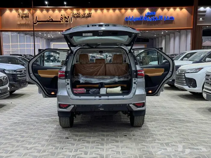 فورتشنر 6 سلندر 2025 بنزين (عليها ملاحظة خفيفة) بطاقة جمركية 41