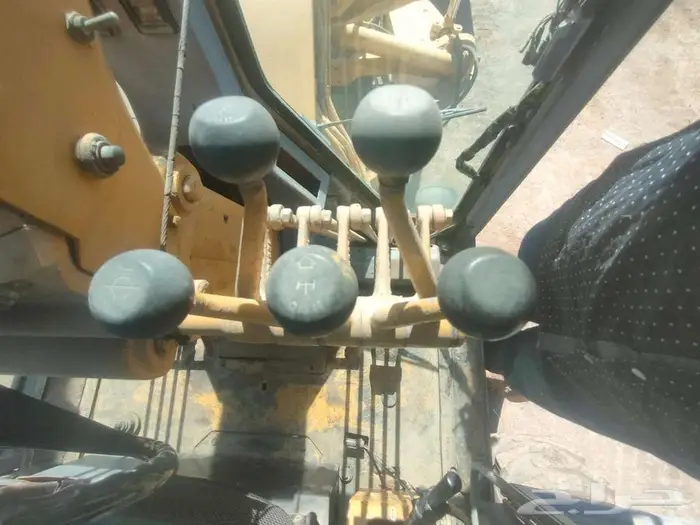 معدات جليدر كتربيللر 12G سنه الصنع 1987 للبيع بحاله ممتازه 26