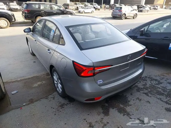 ام جي 5 موديل 2025 12