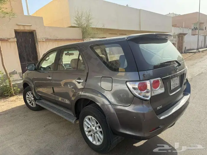 Fotuner 2015 4 cylinder  ليس كل الدفع الرباعي 0