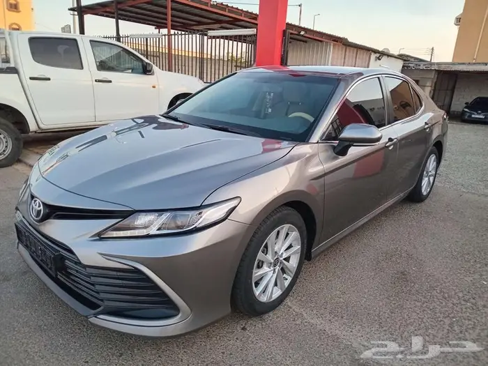 كامري 2023 مخزن تيتانيوم ستاندر مطور عداد 13 الف وكالة 0