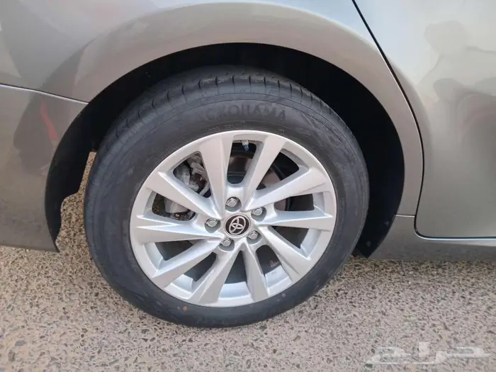 كامري 2023 مخزن تيتانيوم ستاندر مطور عداد 13 الف وكالة 18