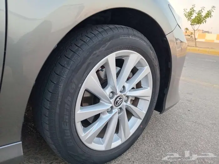 كامري 2023 مخزن تيتانيوم ستاندر مطور عداد 13 الف وكالة 19