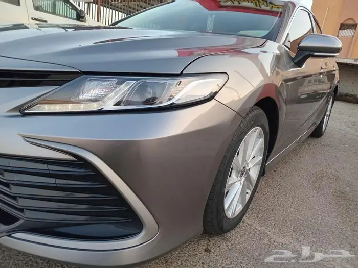 كامري 2023 مخزن تيتانيوم ستاندر مطور عداد 13 الف وكالة 14