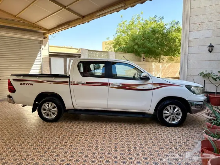 للبيع هايلكس ماشي قليل اتوماتيك 2017 11