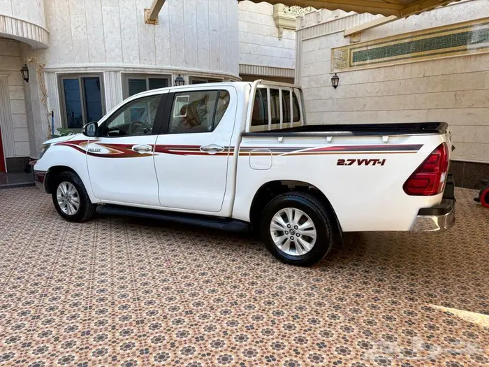 للبيع هايلكس ماشي قليل اتوماتيك 2017 10