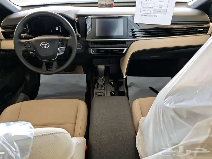 تويوتا كامري E ستاندر بنزين 2025 9