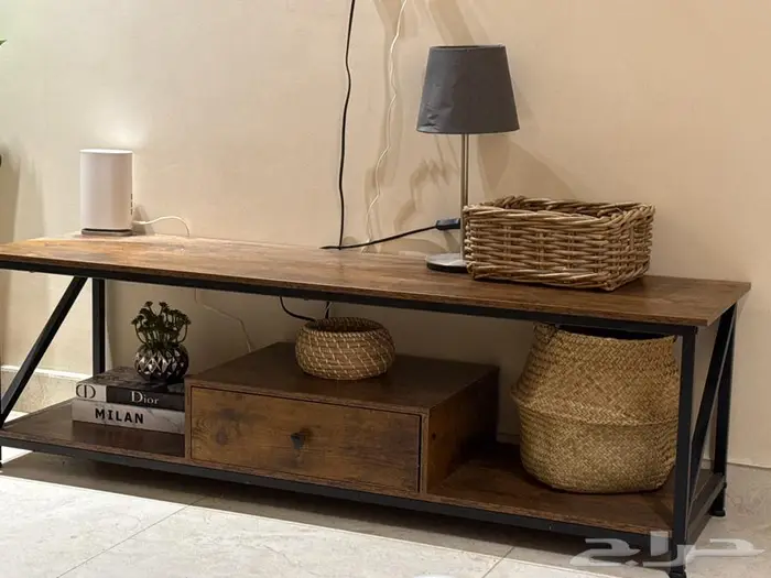 طاولة تلفاز 1