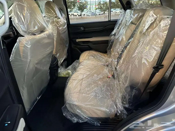 فورد ايفرست موديل 2025 XLT دبل دفع رباعي أصفار 12