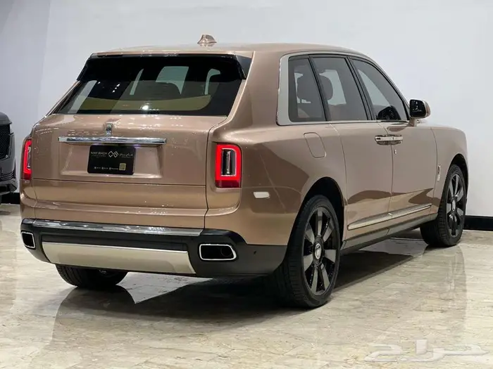 ROLLS ROYSE CULLINAN 4