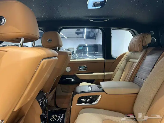 ROLLS ROYSE CULLINAN 8