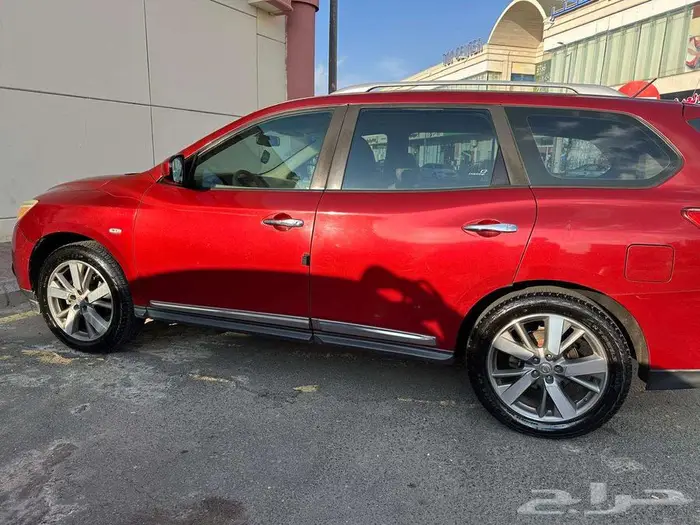 Nissan Pathfinder 2013 Red colour 18
