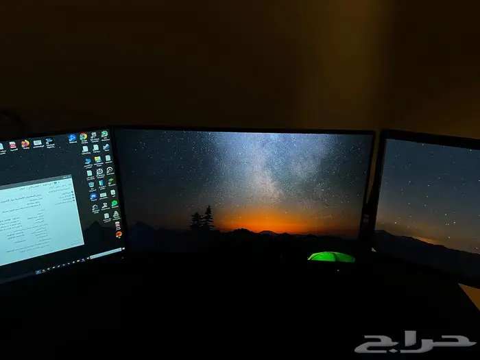 للبيع pc بي سي مع 3 شاشات وكيبورد وماوس 0