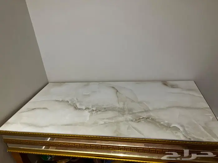 3 طاولات رخامية للبيع 0