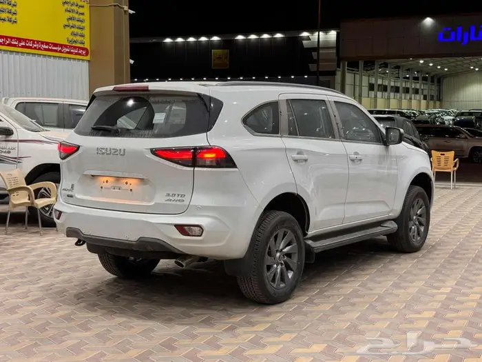 جيب ايسوزو MUX فل كامل دبل2025كاش وأقساط عن طريق البنك 6