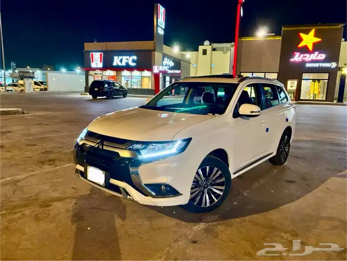 ميتسوبيشي اوتلاندر جديدة موديل 2022 فل كامل 11