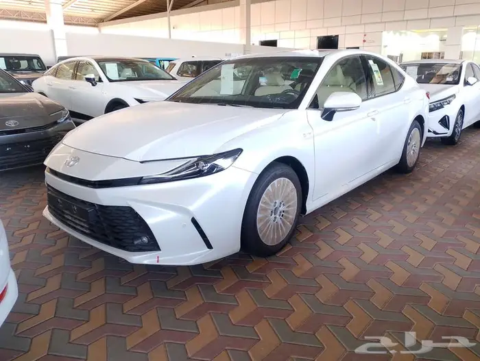 تويوتا كامري Eبلاس هايبرد اصفار سعودي 2025 0