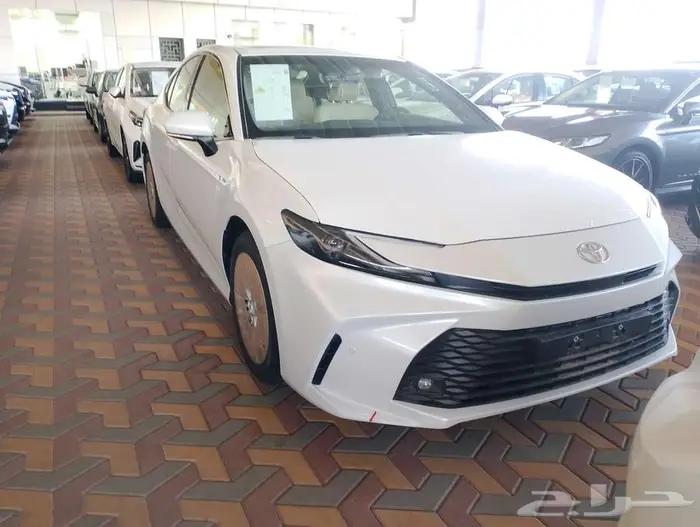 تويوتا كامري Eبلاس هايبرد اصفار سعودي 2025 2