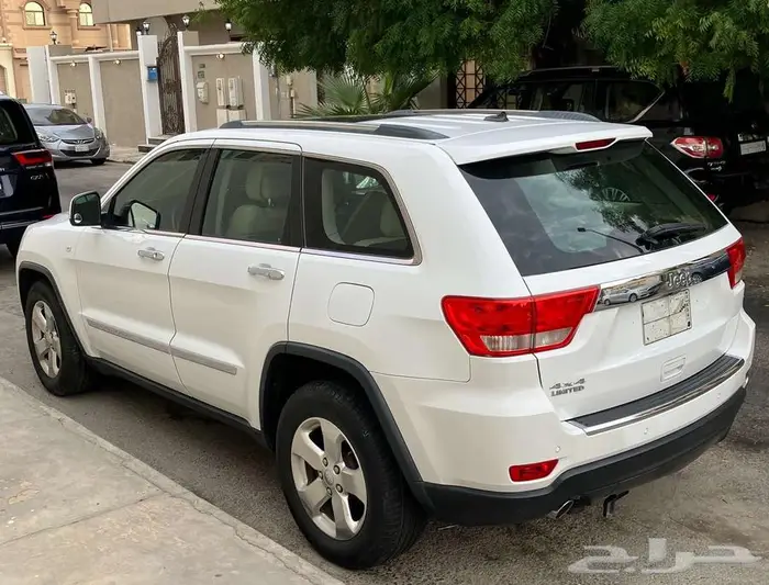 جيب جراند شيروكي 2013 محرك هيمي V8 2