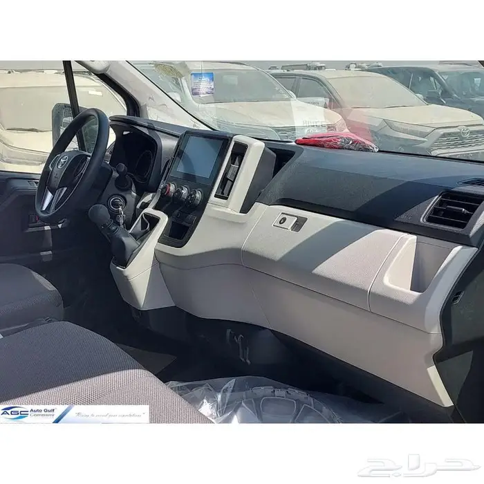 تويوتا هايس فان بضاعه بنزين سقف منخفض 2025 سعودي 3