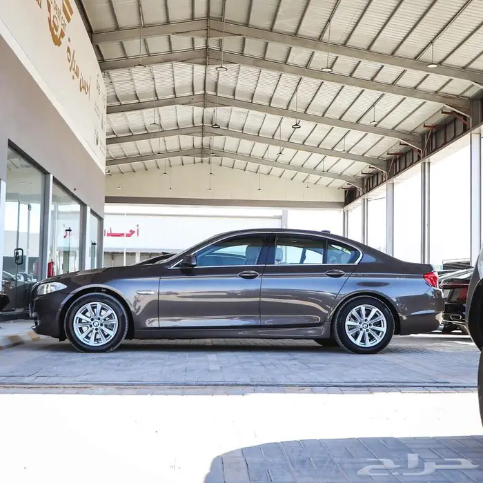 بي ام دبليو 520i موديل 2013 2