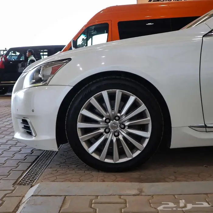 لكزس LS 460 شورت موديل 2014 3