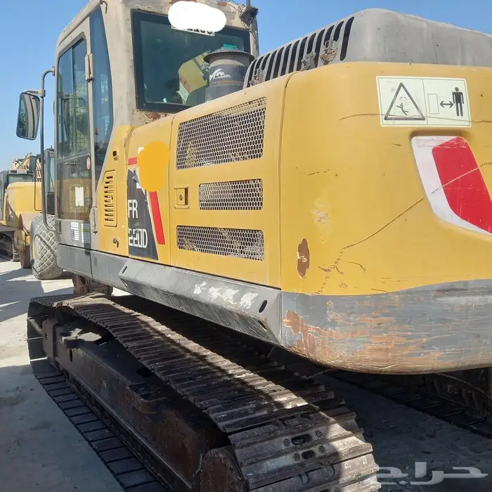 للبيع حفار LOVOL FR220D موديل 2019 0