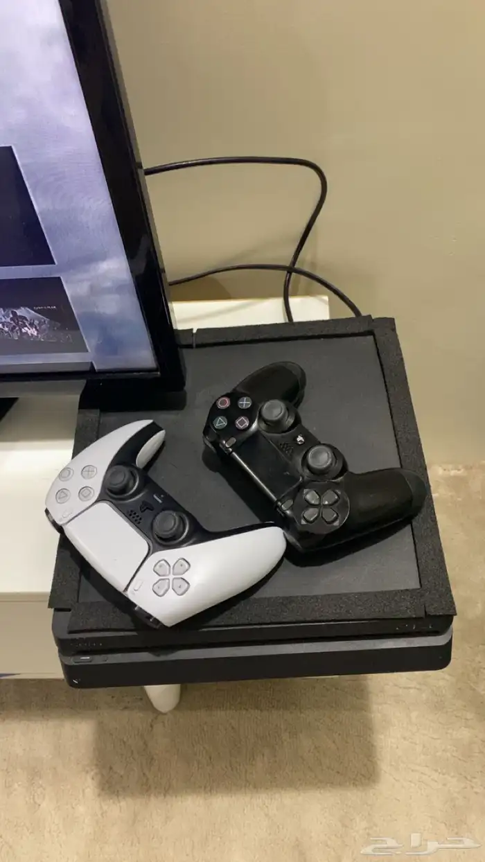 سوني 4 مع يدين نظيف شبه جديد 0