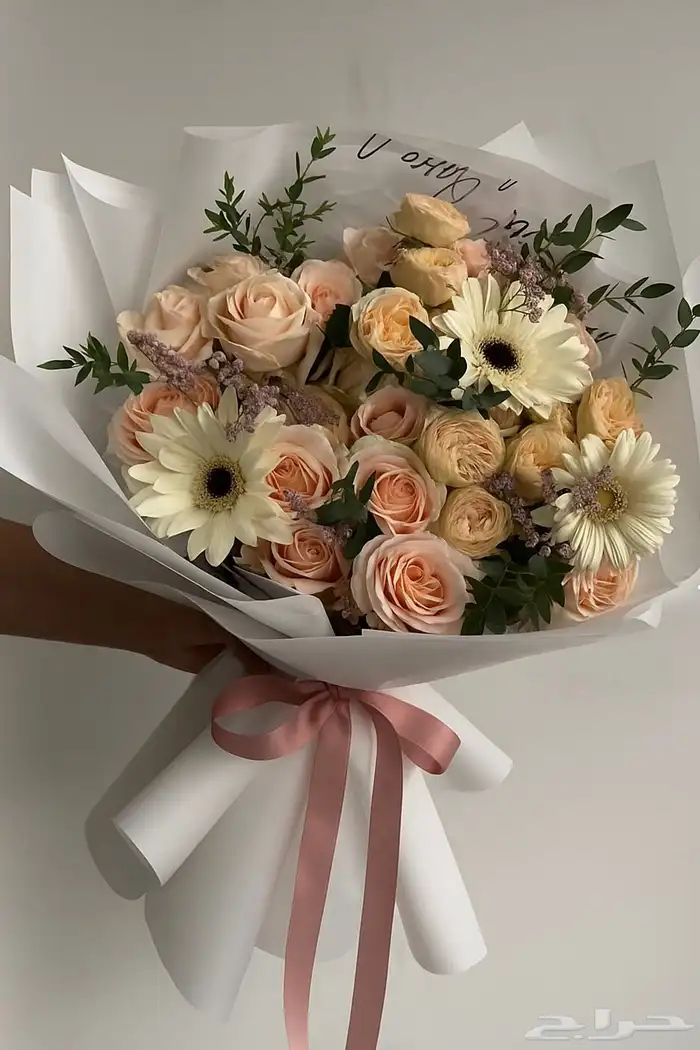 عرض باقة ورد بتغليف فخم 0