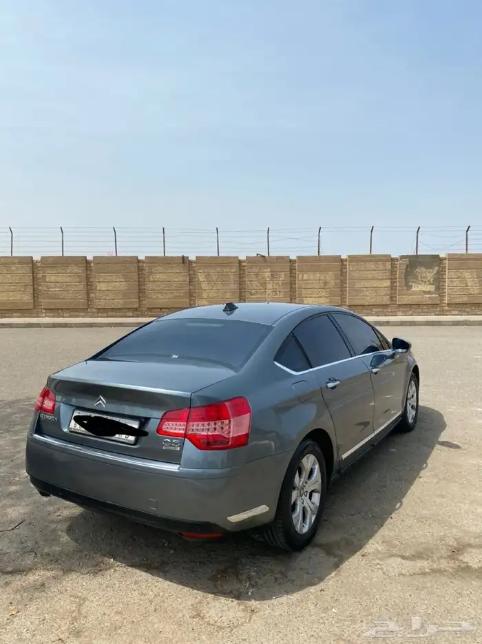 ستروين C5 بحالة الوكالة مالك أول فل كامل 24