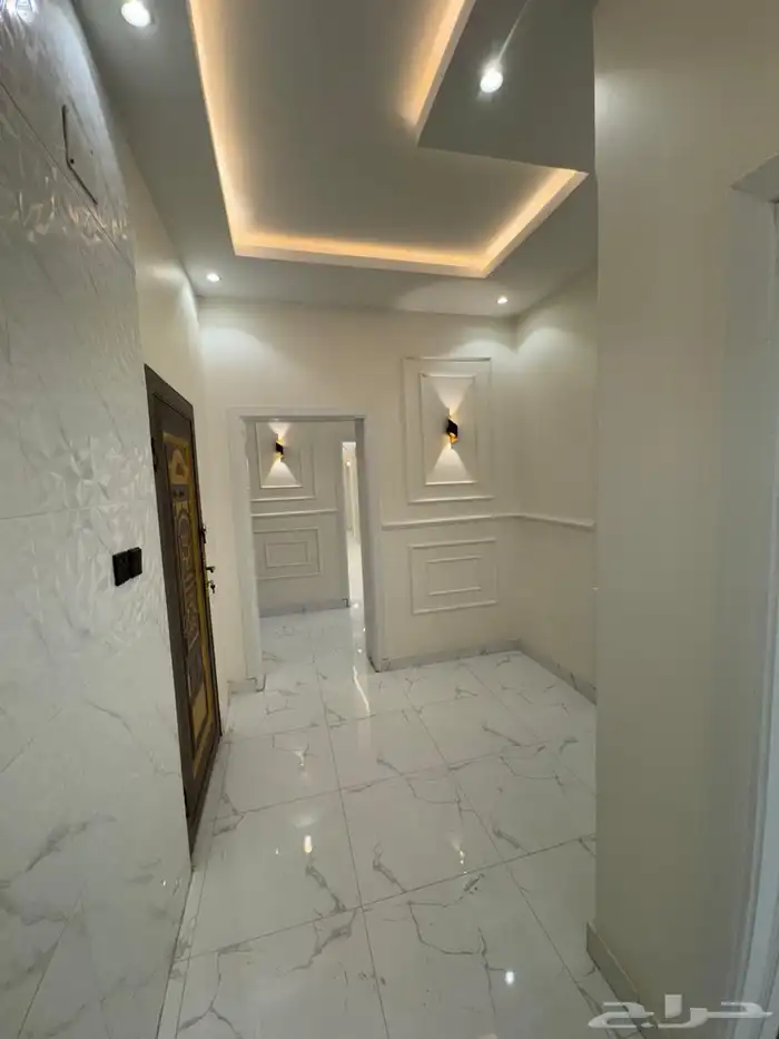شقه للبيع بالعلياء جديده تشطيب لكس ويوجد سطح خاص بشقه 1