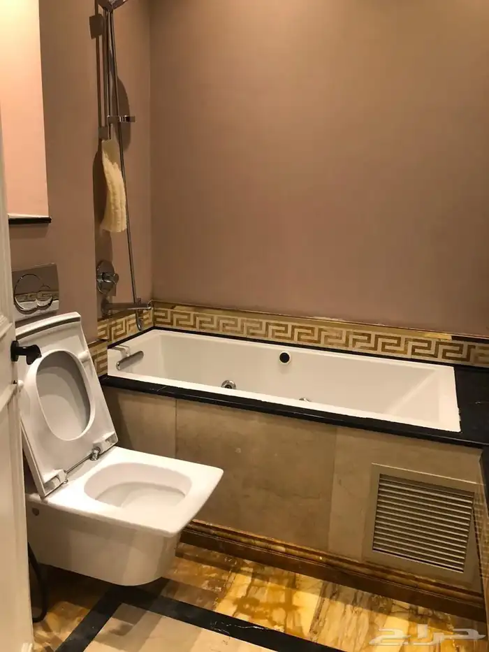 جناح فرزاتشي الفاخر برج داماك طابق 39 16