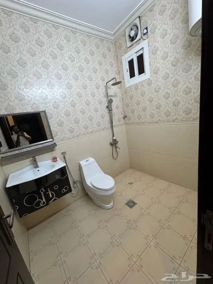 شقة ثلاث غرف وصالة للايجار 4